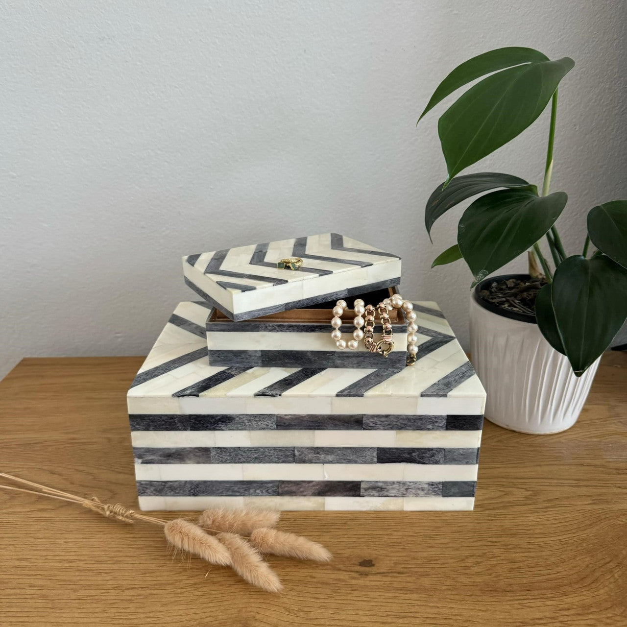 Bone Inlay Box : Zig Zag : Black & White - Jodha Furniture