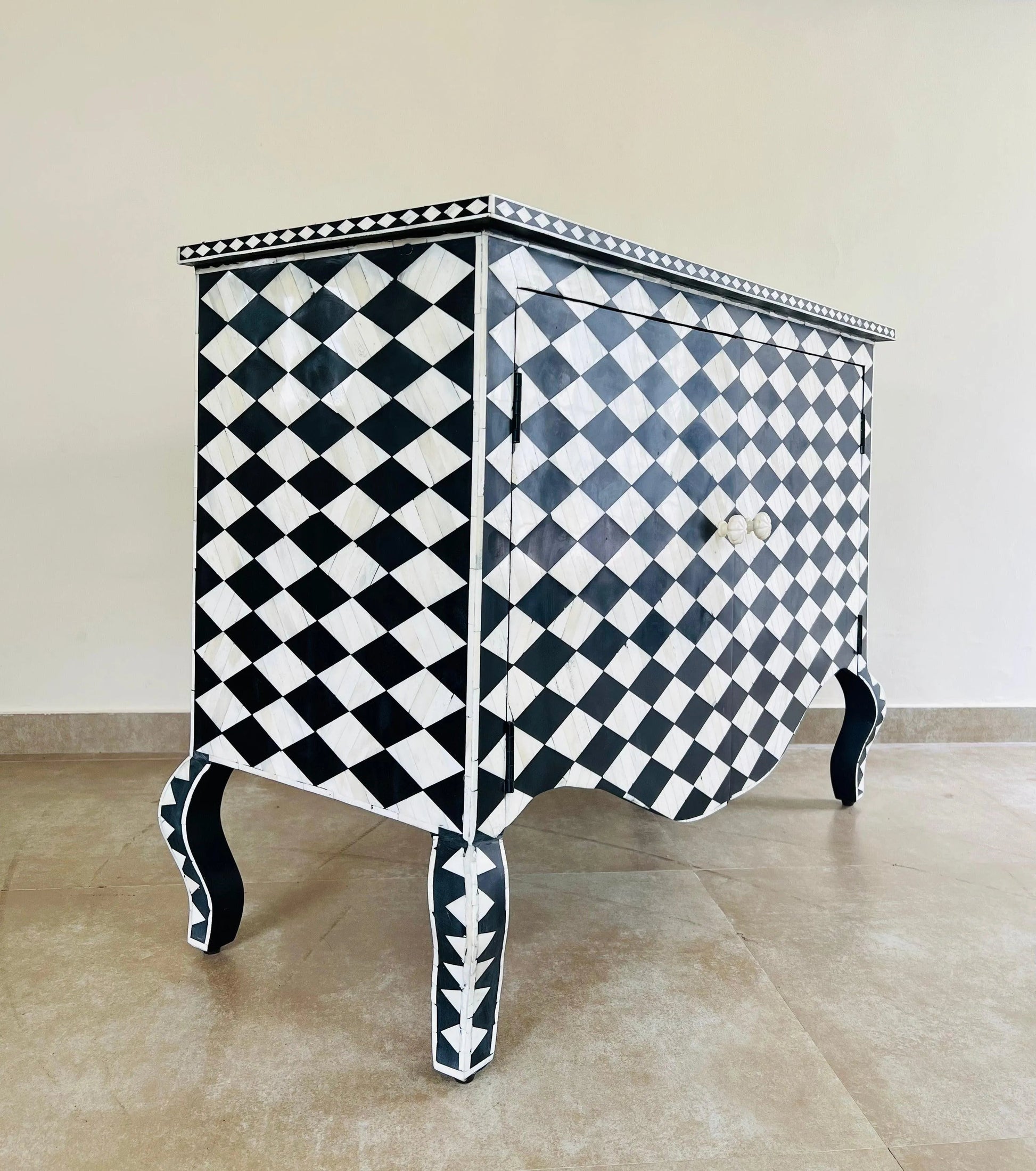 Classic checkered Chest of Drawer - Jodha Furniture