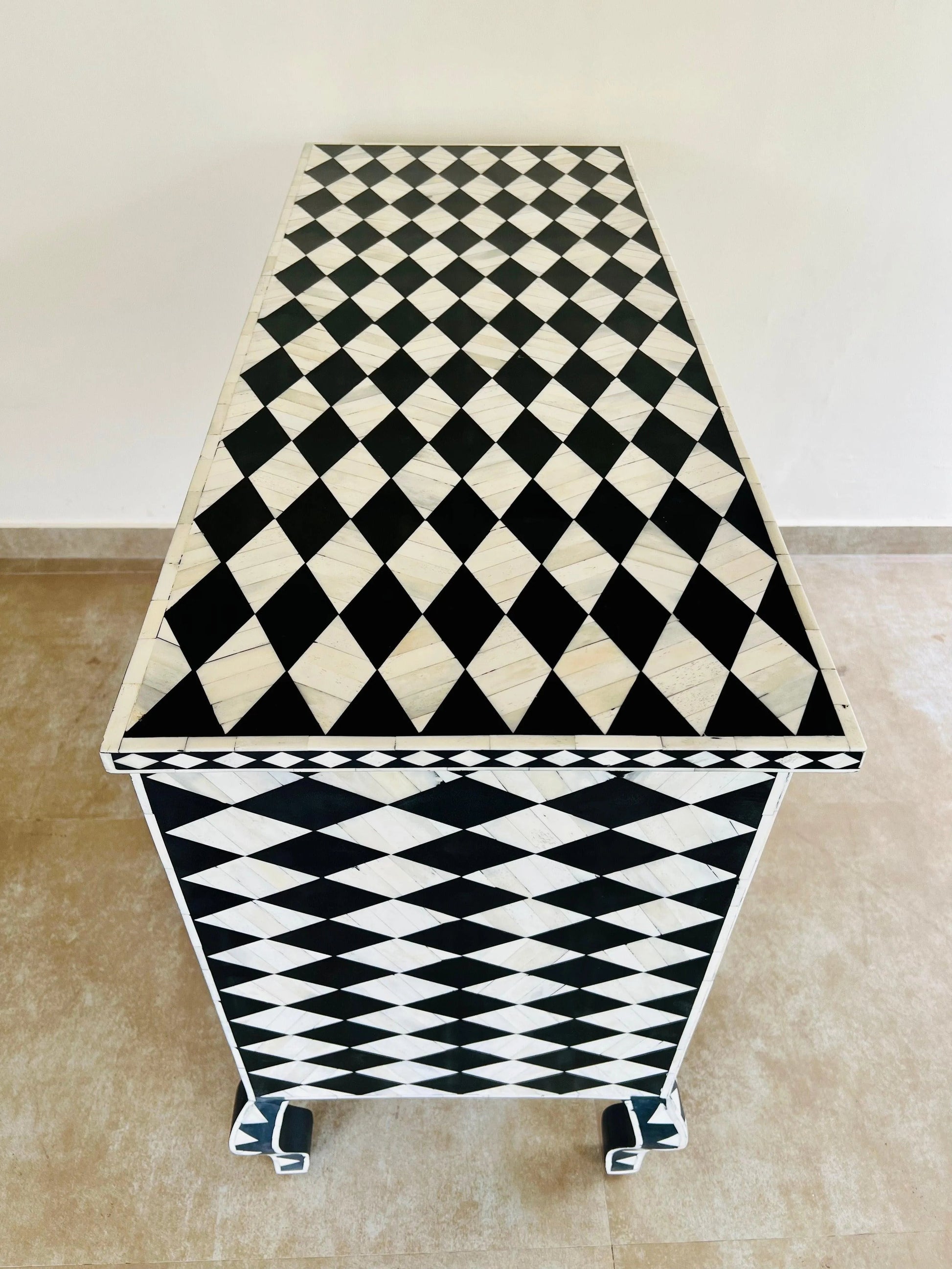 Classic checkered Chest of Drawer - Jodha Furniture