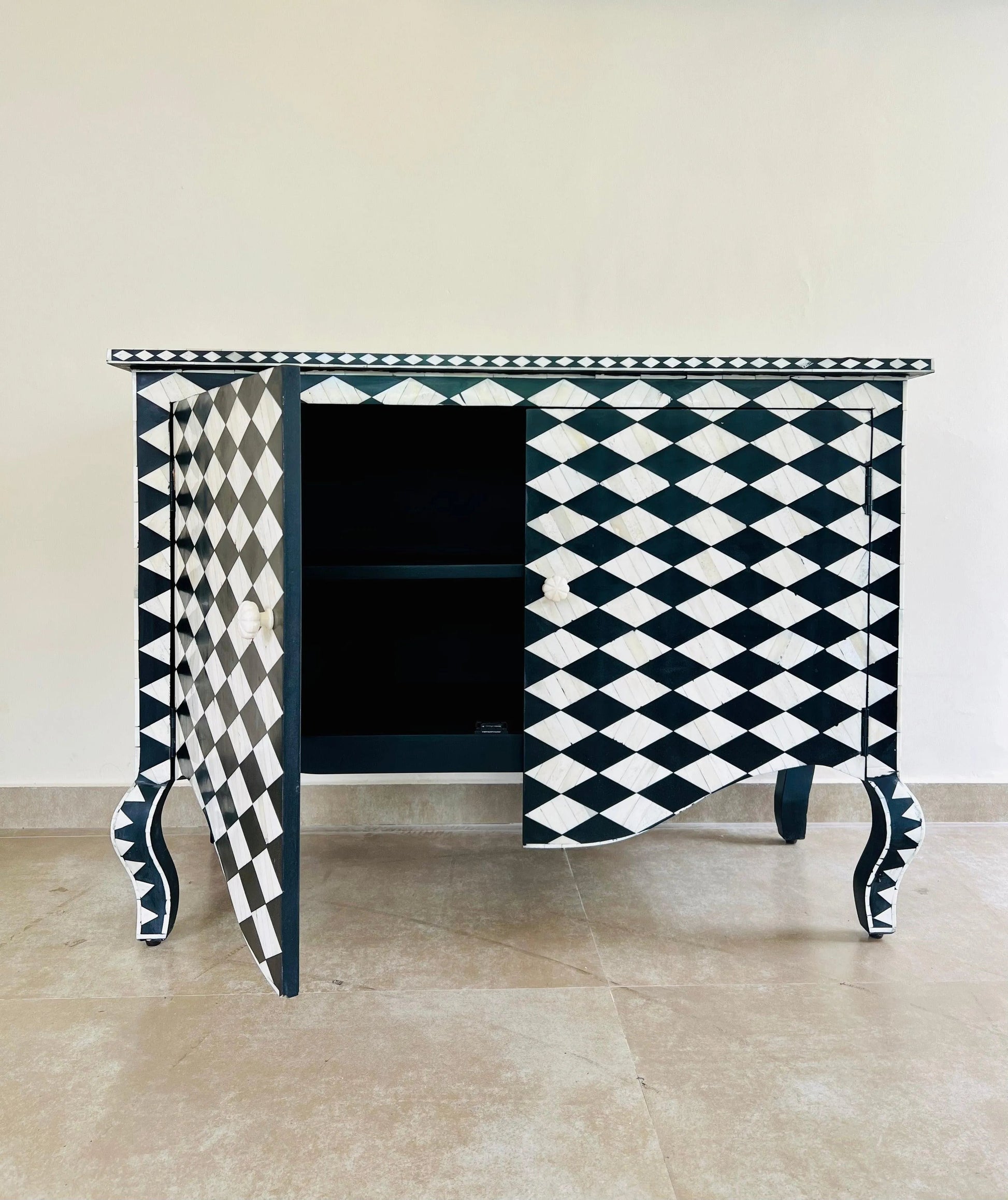 Classic checkered Chest of Drawer - Jodha Furniture