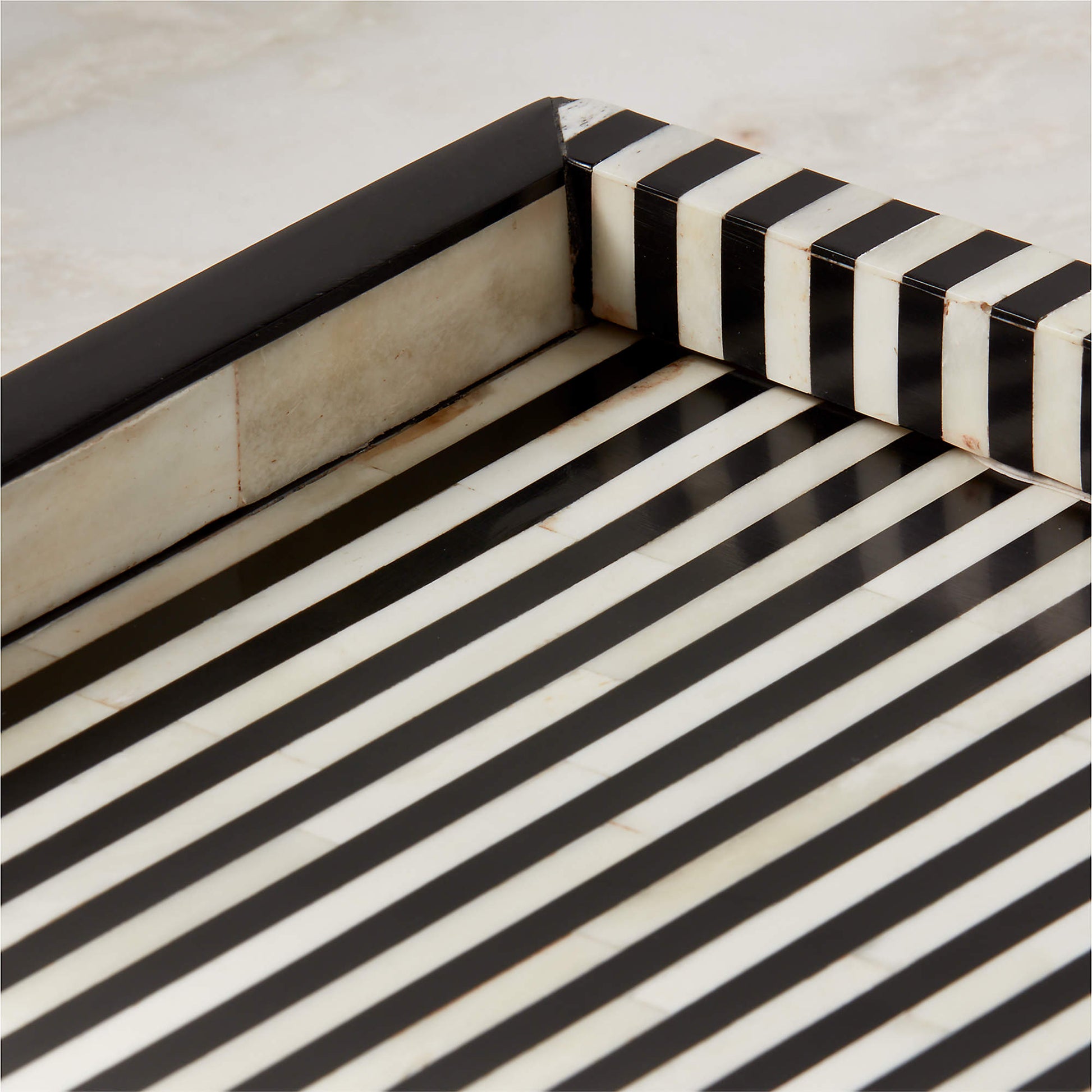 Eadie Black and White Bone Resin Decorative TrayEadie Black and White Bone Resin Decorative Tray - Jodha Furniture