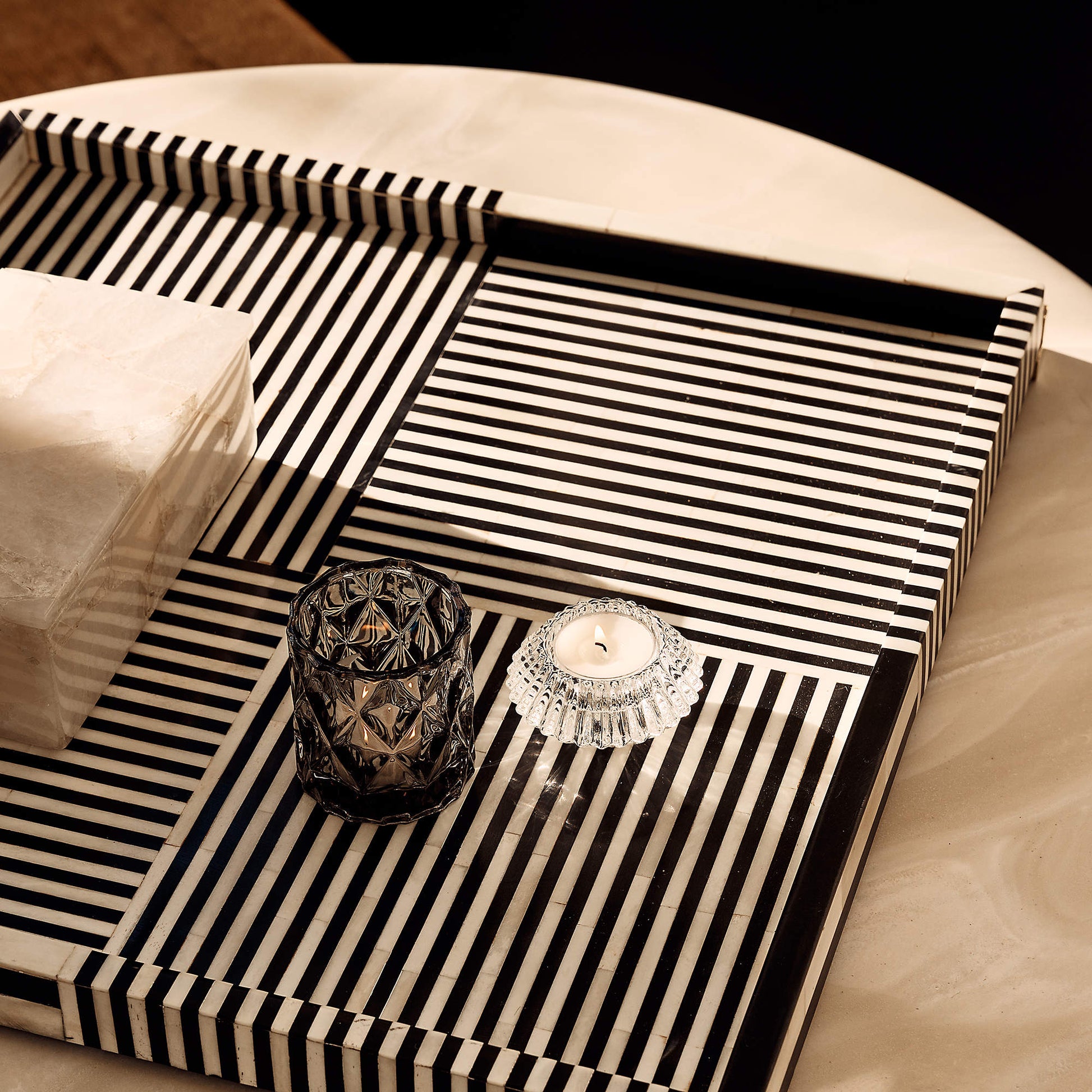 Eadie Black and White Bone Resin Decorative TrayEadie Black and White Bone Resin Decorative Tray - Jodha Furniture