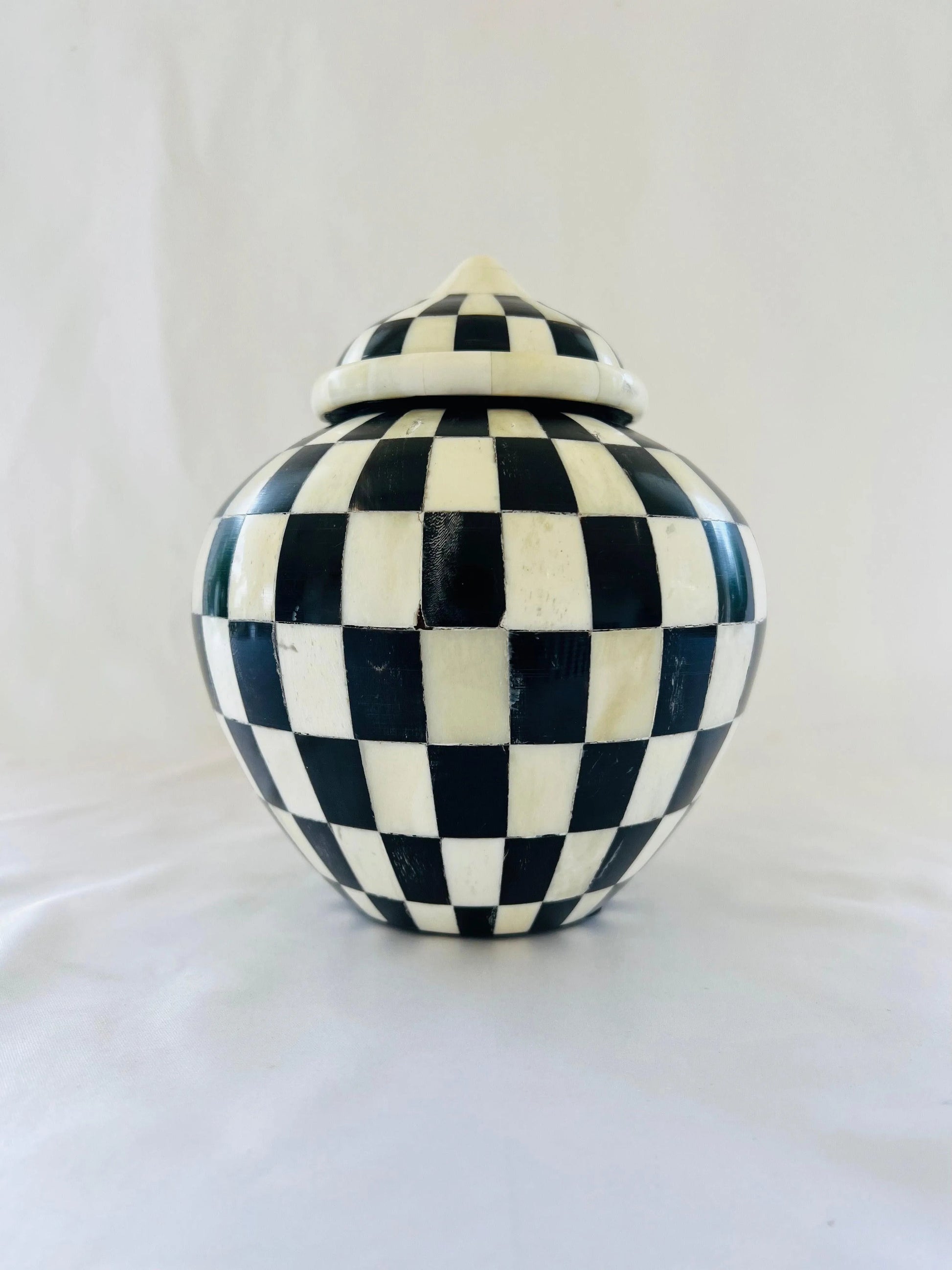 Small checkerboard vase Design Storage Box - Jodha Furniture