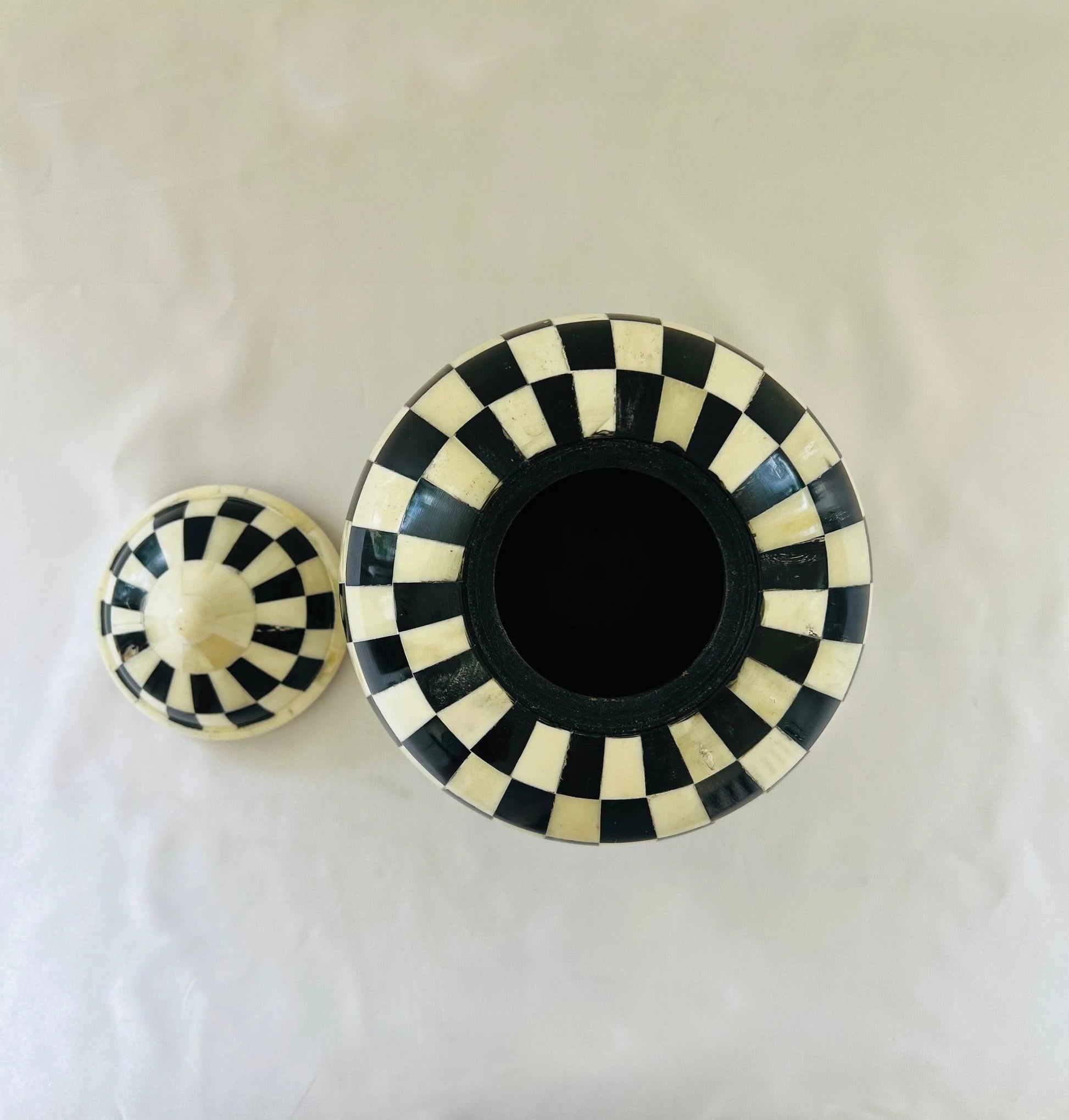 Small checkerboard vase Design Storage Box - Jodha Furniture